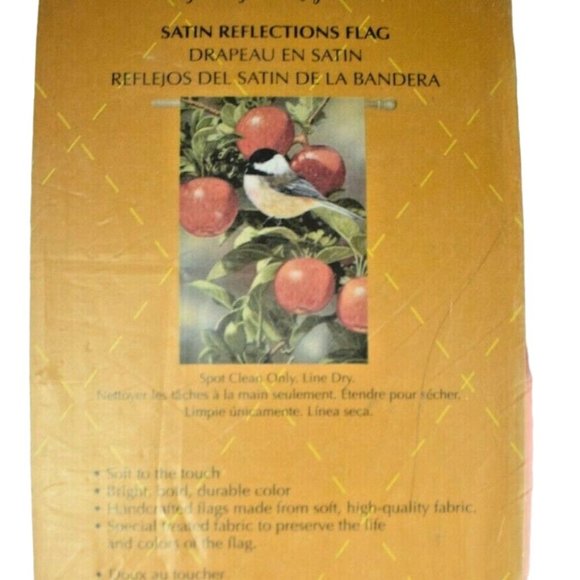 Evergreen Enterprises Chickadee on Apple Satin Reflections Flag 29 x 43 New - Picture 4 of 4